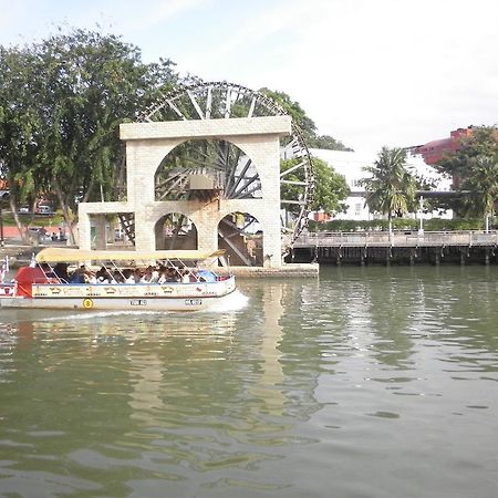 Vinz Hotel Malacca Exteriör bild