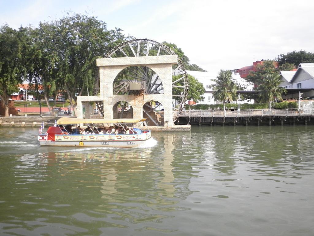 Vinz Hotel Malacca Exteriör bild